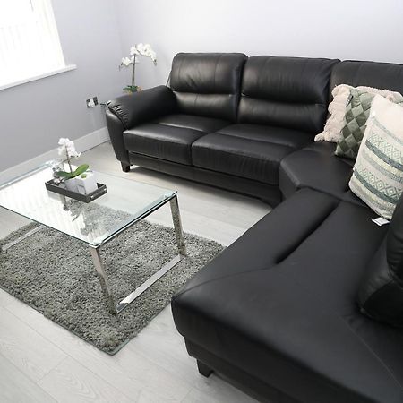 Homely 1-Bed Apartment In Birmingham Bagian luar foto