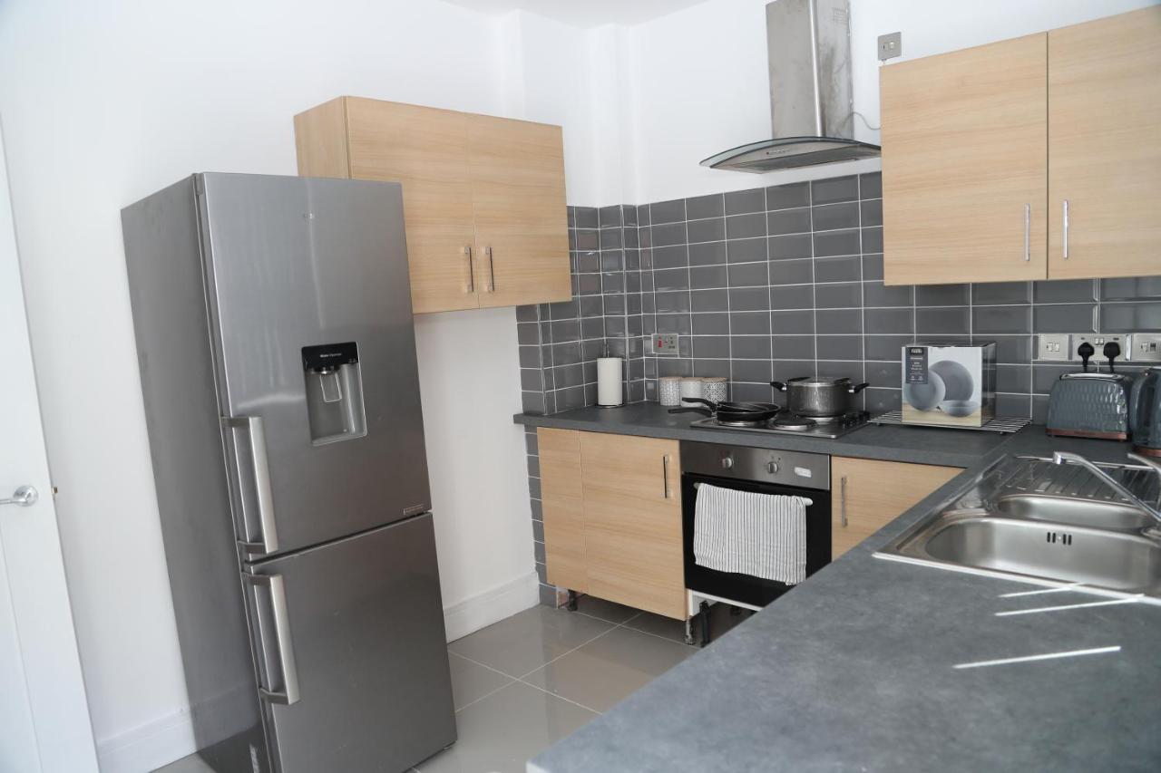 Homely 1-Bed Apartment In Birmingham Bagian luar foto